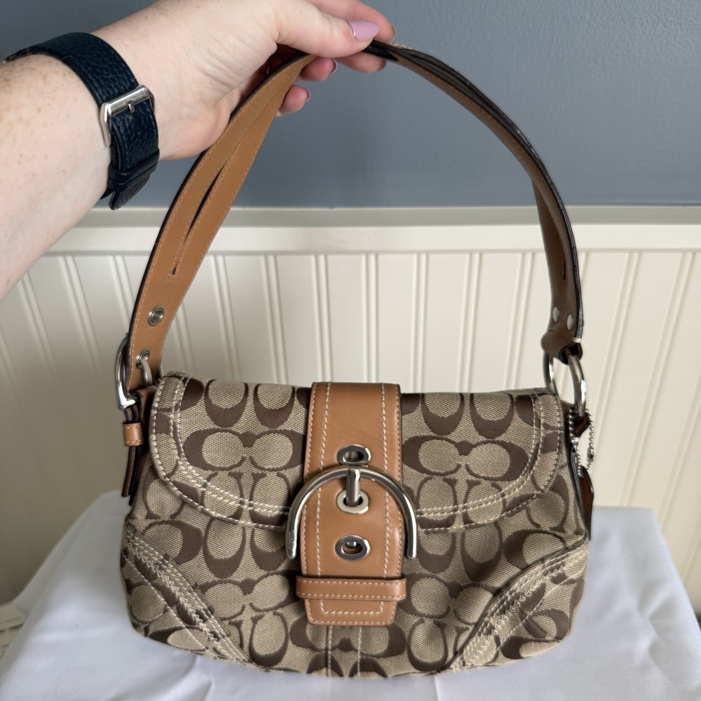 COACH Vintage Y2K Soho Signature Small Flap Shoulder Bag Purse Khaki Tan Leather